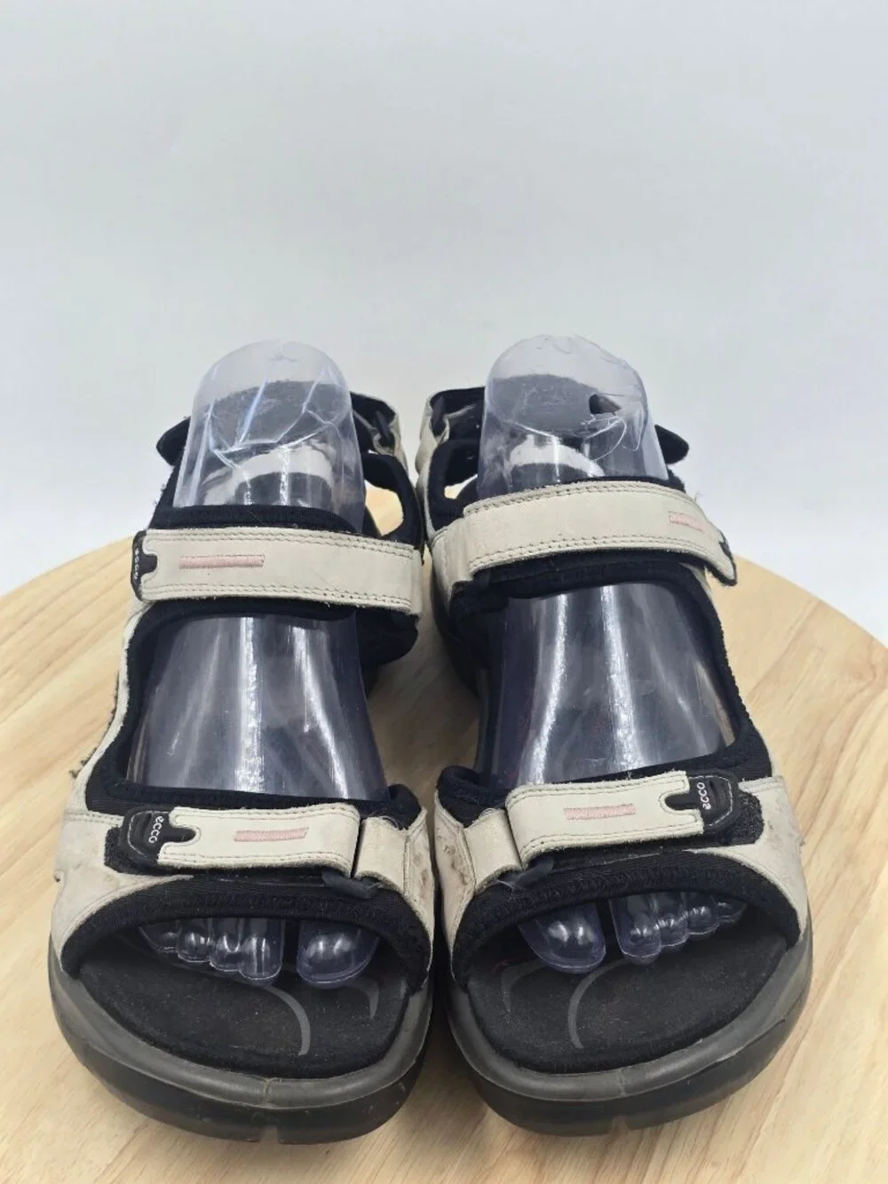 Ecco 42 front staining